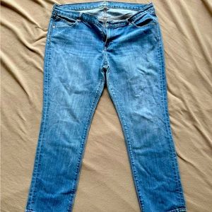 Light wash Old Navy jeans!